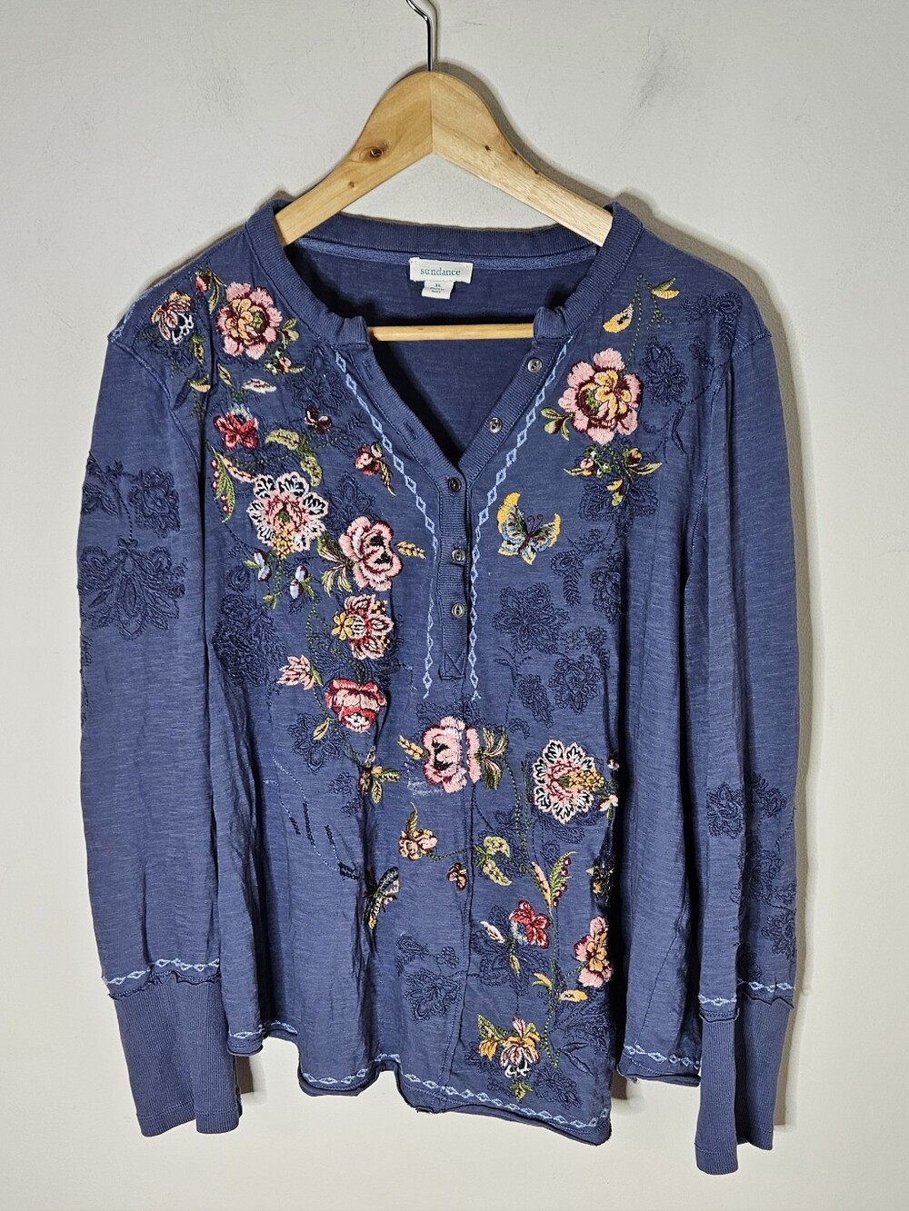 Sundance Embroidered Henley Top Blue Knit Floral Embroidery Women's XL